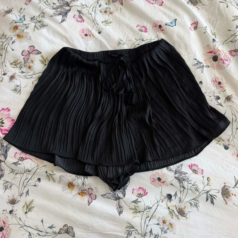 Zara Black Pleated Elastic Waist Shorts